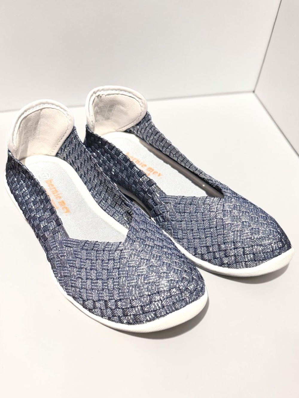 Bernie mev Catwalk Metallic Navy Blue Shimmer Woven Slip-On Ballet Flats